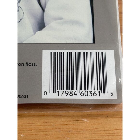 Golden Bee Wearables Comedy & Tragedy Cross Stitch Kit 10-Inch Tear-Away Canvas - Picture 4 of 5